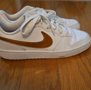 Nike White and Gold Athletic Shoes